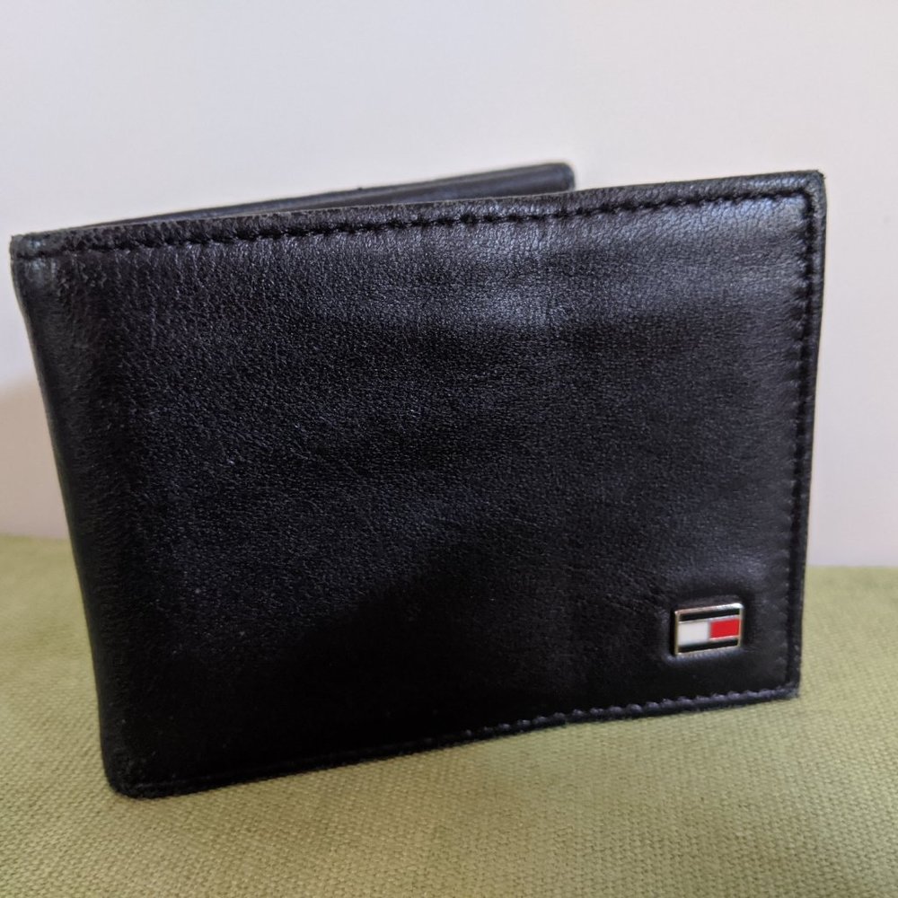 Tommy Hilfiger Black Bifold Wallet with ID Flap
